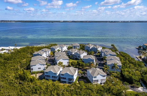 Whitney Beach House | Cedars East Townhome on beautiful Longboat Key