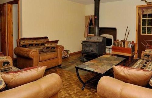 Penfield House | Cedarwood Lodge