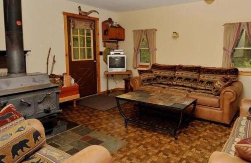 Penfield House | Cedarwood Lodge