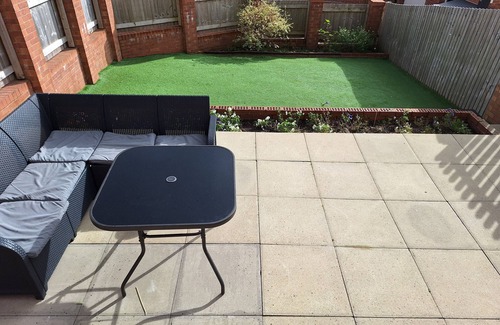 Cross Hands House | Cefneithin House - family friendly modern 2 bedroom detached house