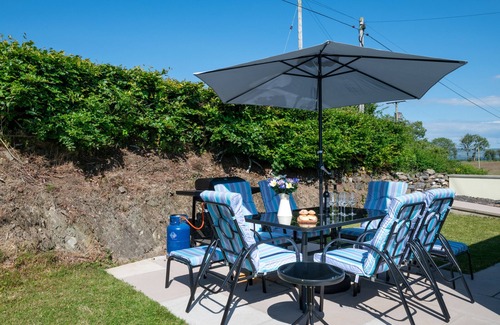 Bontnewydd House | Cefnhendre - Two Bedroom House, Sleeps 4