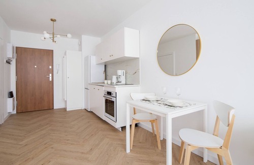 Brynow Apartment | Ceglana Park Studio Katowice by Renters