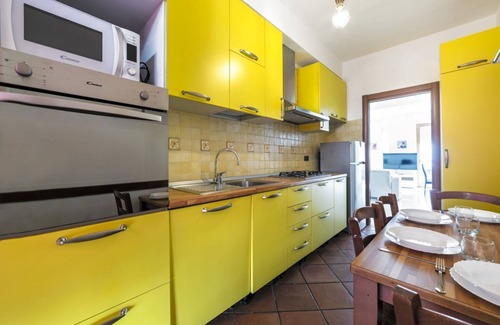 Bullona Apartment | Cenisio M5 Lovely apartment with balcony!