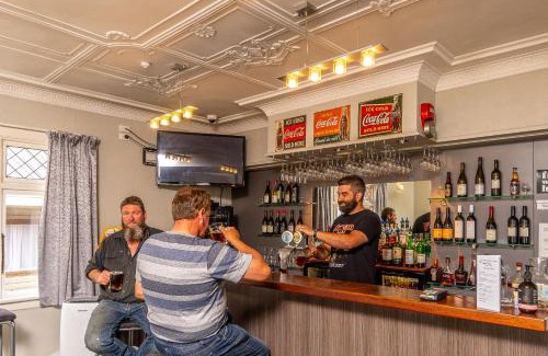 Alexandra Hotel | Centennial Court Hotel