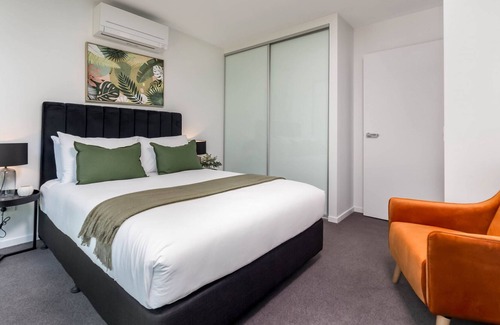 Reid Apartment | Center 2-Bed with Rooftop Pool & Secure Parking