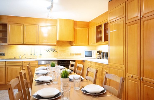 Innenstadt Apartment | Center City Villa