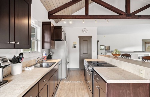 Smithville Ski Chalet | Center Hill Wakehouse