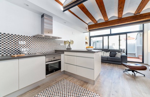 La Seu Apartment | CENTER-Luxurious 1BR, 1BA-Terrace, WI-FI, A/C