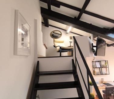 Old Town Apartment | Center Vicolo Suite Apartment with Parking