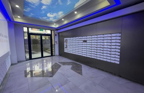 Sector 5 Apartment | Central Adress DD19