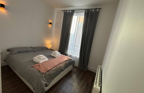 Temple Bar Apartment | Central 2-Bed Apartment Steps from Temple Bar – Walk to Pubs & Restaurants!
