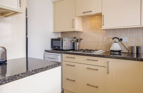 Cheltenham House | Central 2 Bed House with Garden and Free Parking