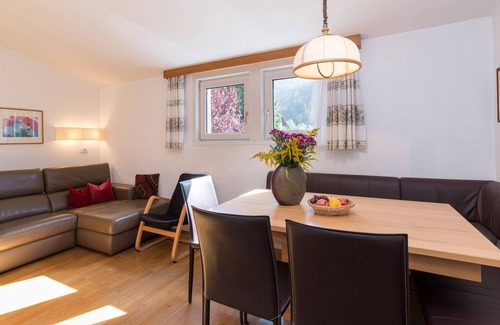 Ortisei House | Central 3-bedroom apartment on the second floor