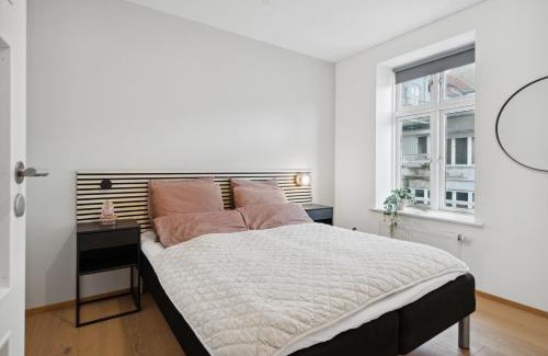 Aalborg Apartment | Central 3-bedroom apartment with a big terrace and fitness room
