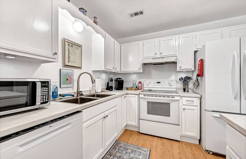 Lowell House | Central 3BR—Near AMP, UofA, XNA, Walmart HQ