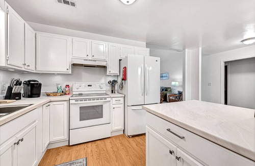 Lowell House | Central 3BR—Near AMP, UofA, XNA, Walmart HQ