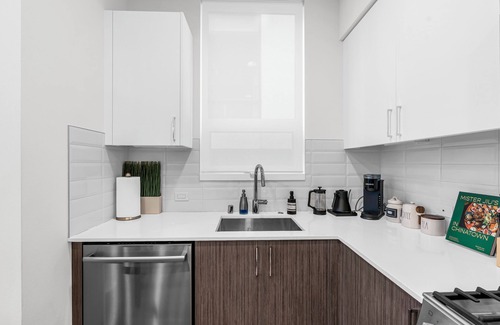 Broadway House | Central 99 Walk Score 2BR2BA Capitol Hill Seattle Townhome with AC & Roof Deck
