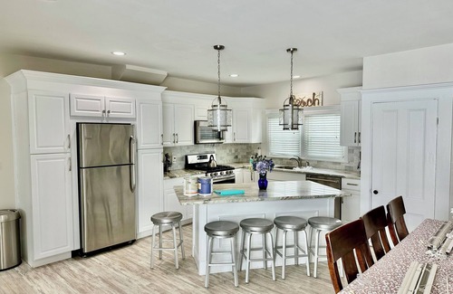 West Dennis House | Central AC family friendly modern 7 BR Sea Captain home steps to S.Village Beach