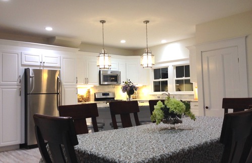 West Dennis House | Central AC family friendly modern 7 BR Sea Captain home steps to S.Village Beach