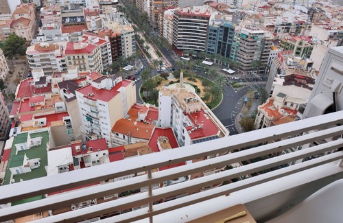 Ensanche Diputacion Apartment | Central apartment in Alicante