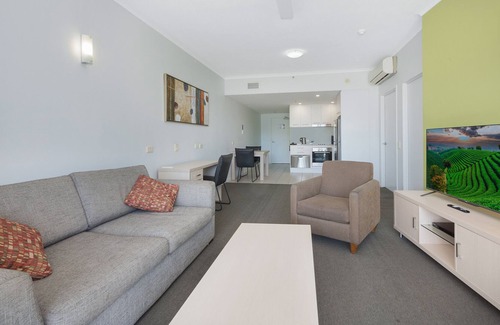 South Townsville Apartment | Central Apartment in South Townsville1 Bed 1 Bath Apartment
