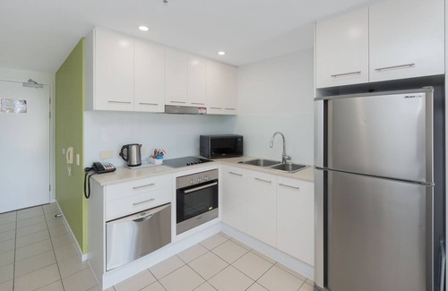 South Townsville Apartment | Central Apartment in South Townsville1 Bed 1 Bath Apartment