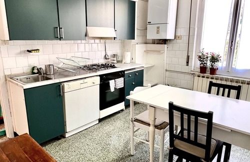 Moneglia Apartment | Central apartment within walking distance of the sea restaurants and supermarkets.