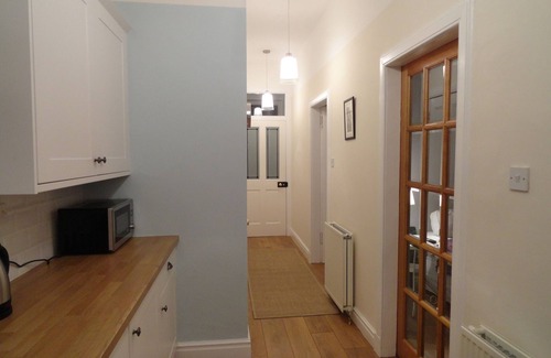 Peebles Cottage | Central apartment with river views and secure bike store