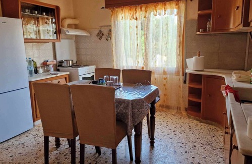 Ermoupoli Apartment | Central apt "Lili", 5-7' walk from the port, 10' walk from centre, pet friendly!