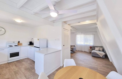 Bargara Apartment | Central Bargara Beach Bungalow by UG