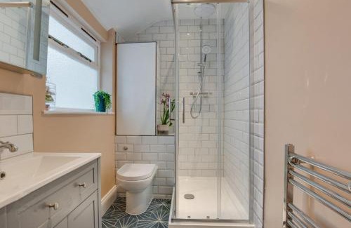 Montpelier Apartment | Central Brighton flat, 3 bedrooms, sleeps 6, close to shops and beach