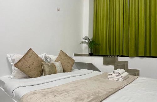 Sector 5 Apartment | Central CD13