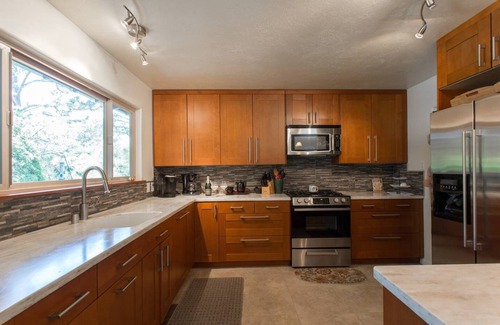 Ben Lomond House | Central Coast , Meadow, Great Roads, Wildlife, Hot-Tub, Polite Pets Welcome