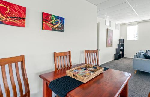 Taupo House | Central Comfort - Lake Taupo Holiday Home
