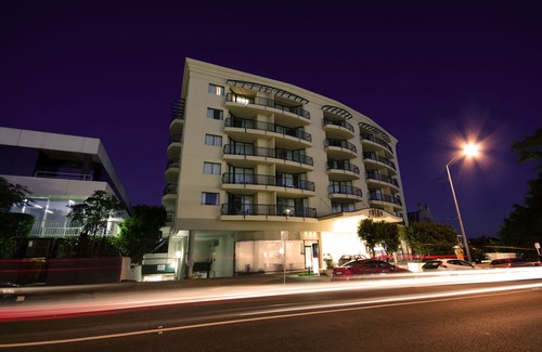 Milton Apartment | Central Cosmo Apartments