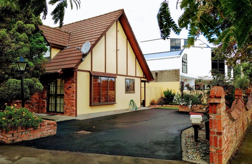 Palmerston North House | Central cosy Villa, 2 mins walk to town