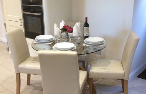 Stroud House | Central Cotswolds with lovely views towards Cheltenham, Gloucester and beyond