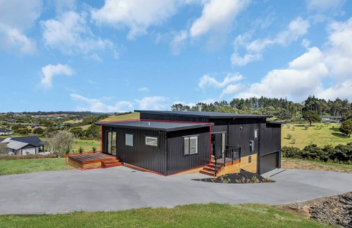 Mangawhai Cottage | Central Couples Retreat – Mangawhai Heads Unit