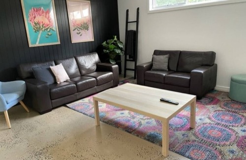 Halls Gap House | Central Family + Pet Friendly Home