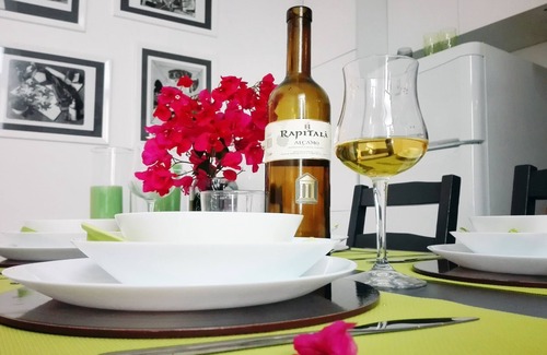 Santa Lucia Apartment | central | free parking | bike | beachnSyracuse Stylish Suites [59]