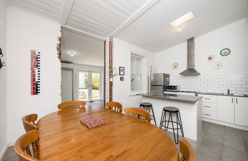 Fremantle House | Central Fremantle two bedroom historic cottage
