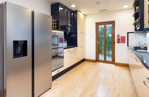 Bowness-on-Windermere House | Central Bowness - Hot Tub, Cinema Room and Lake Views
