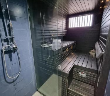 Tampere Apartment | Central Gem with Sauna - Big two-room apartment FREE PARKING
