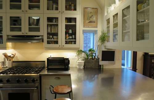 Bracondale Hill House | Central Gorgeous Davenport Village Wychwood Family House