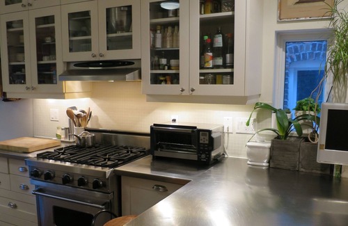 Bracondale Hill House | Central Gorgeous Davenport Village Wychwood Family House
