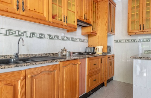El Arenal House | Central Holiday Home Near the Beach with Wi-Fi and Patio