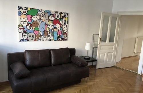Reinprechtsdorf Apartment | Central located Holiday Flat near Opera House for four persons.
