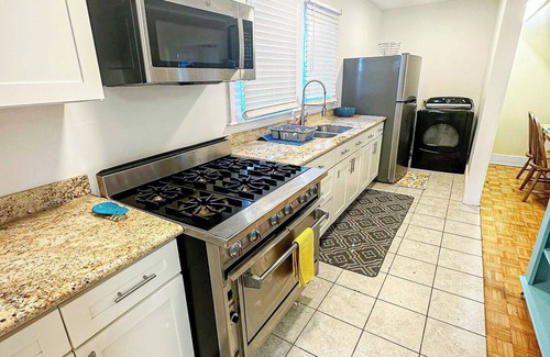 Long Beach House | Central Location Beach Access BBQ Patio Cottage
