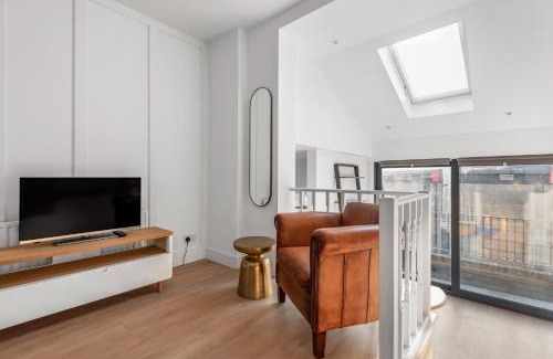 Warwick Apartment | Central London-Modern Contemporary Flat
