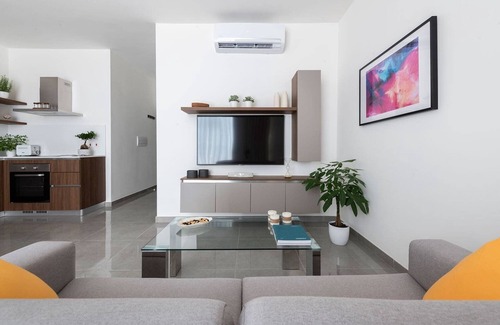 Birkirkara Apartment | ★ Central LUX Penthouse w/HEATED POOL & terrace ⮕